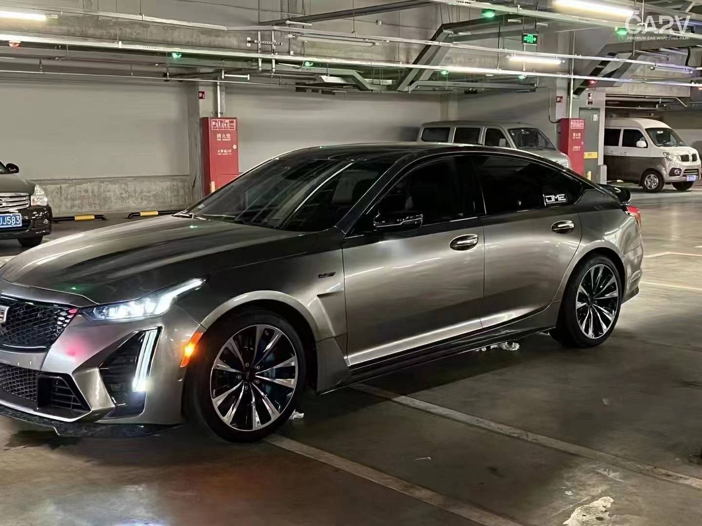 凯迪拉克ct5卡孚白金液态金属银改色膜,一种水银的质感_搜狐汽车_搜狐