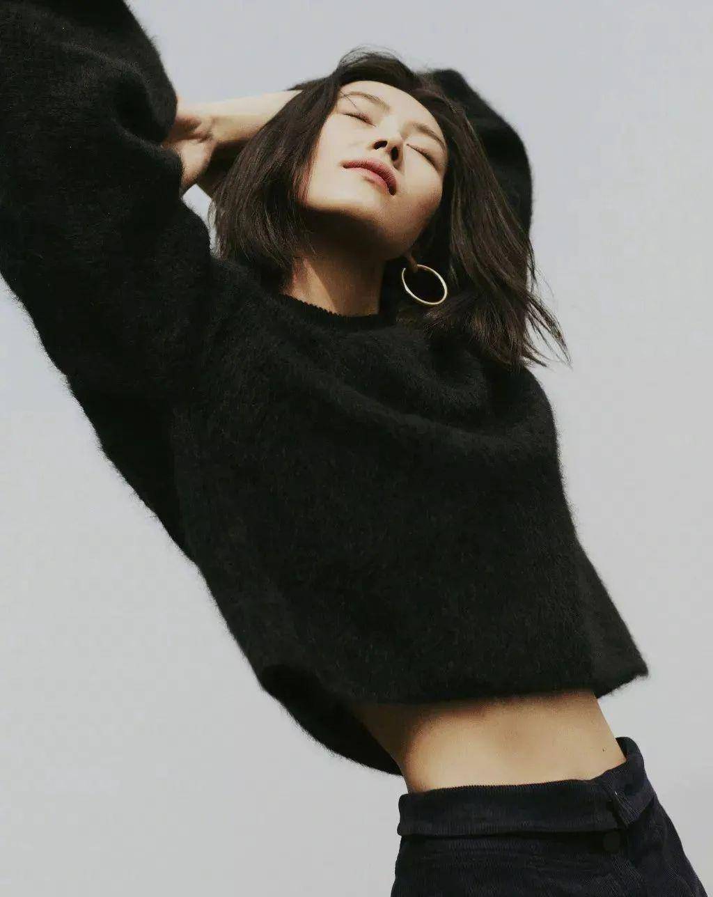 不去国际t台去综艺,刘雯被嘲事业下滑:"离去式毁约"后悔吗?