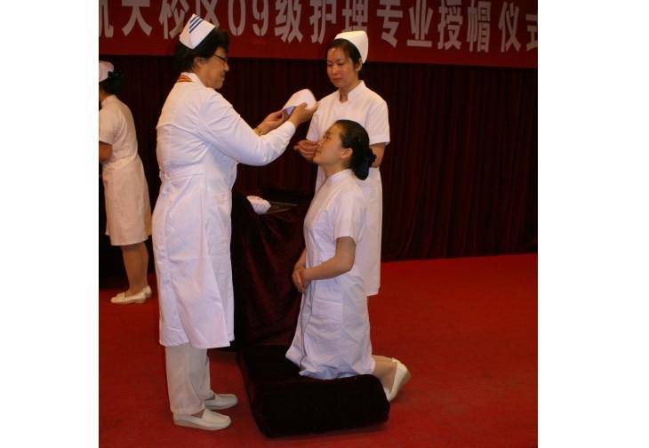 广州某大学附院的"护士授帽仪式"有点不一样_领导_前辈_护理