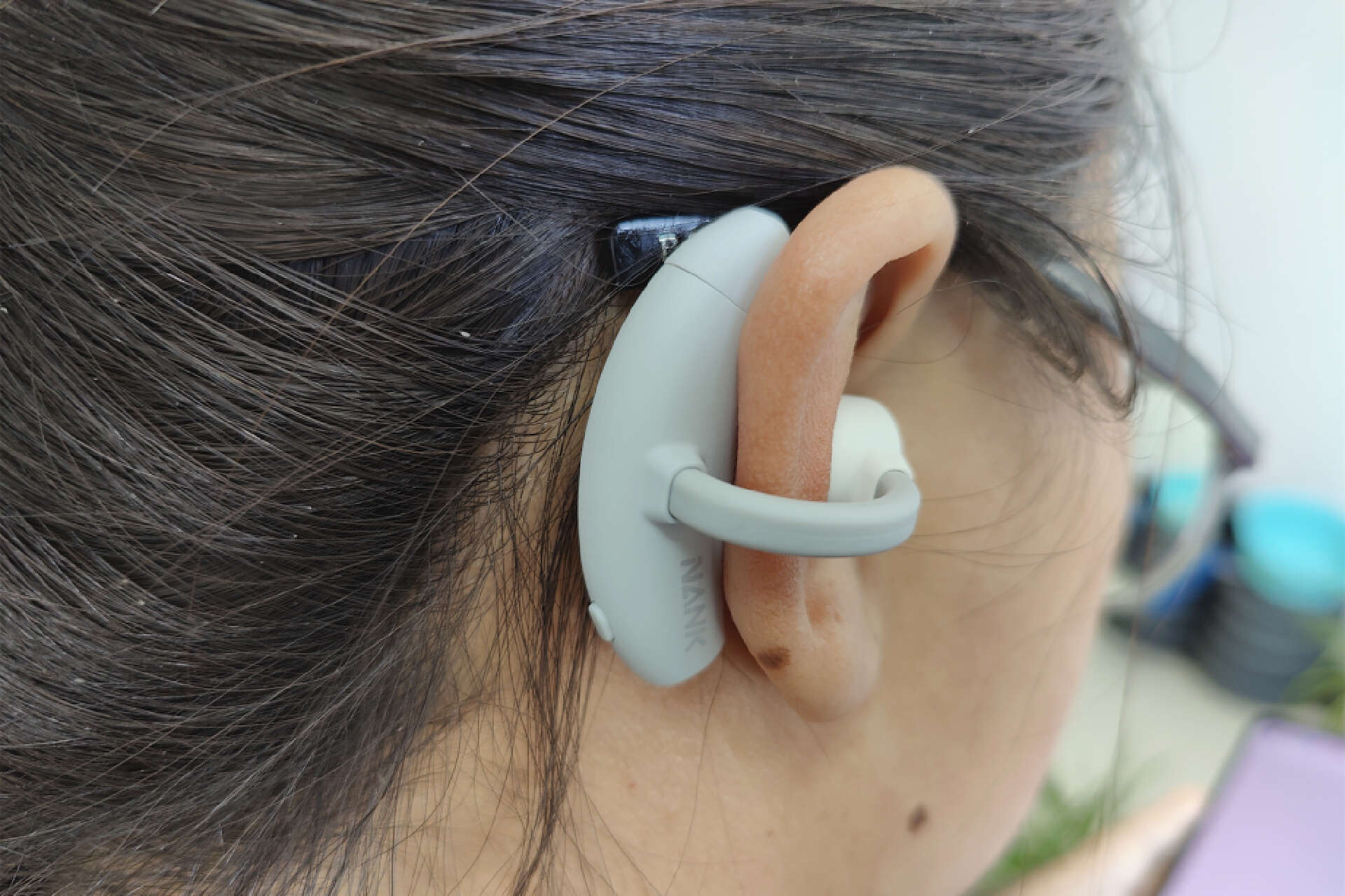 当下最具设计元素蓝牙耳机,南卡oe耳夹式骨传导初体验_音质_充电_入耳