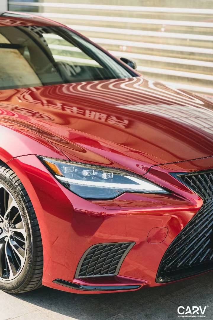 雷克萨斯ls500h卡孚改色膜白金午夜樱桃红,甜蜜感迸发而出