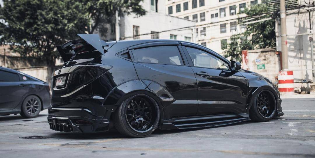 不务正业的本田缤智,黑武士风格搭配宽体造型更"接地气"?