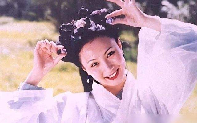 段奕宏的"梦中情人",婆婆的好儿媳,陶虹用实力赢得人生圆满_花样游泳