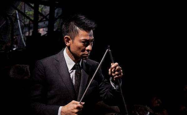 你看到的只是盲人的盲,那么他俩演得都不好,因为缺乏真实的生活经验