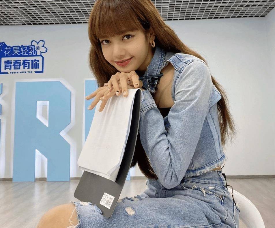 jennie_因为_酷飒