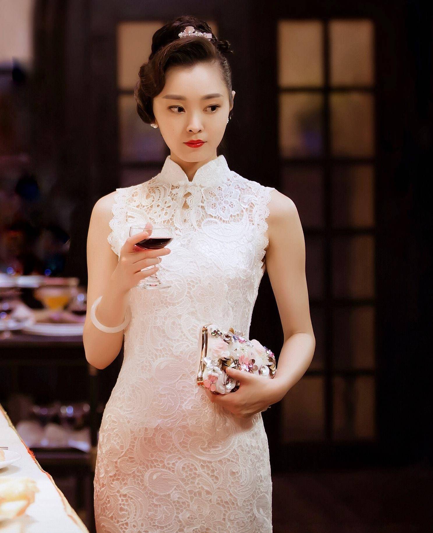 穿旗袍的"十大"女星,温柔妩媚时尚养眼集一身!_宋轶_女性_身材