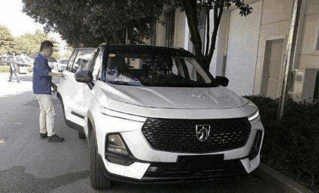 宝骏570实车曝光,比博越还要大,电子档杆很抢眼,或10万起_搜狐汽车