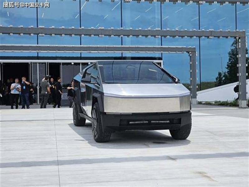 接近量产状态 特斯拉Cybertruck赛博皮卡实车曝光_搜狐汽车_搜狐网