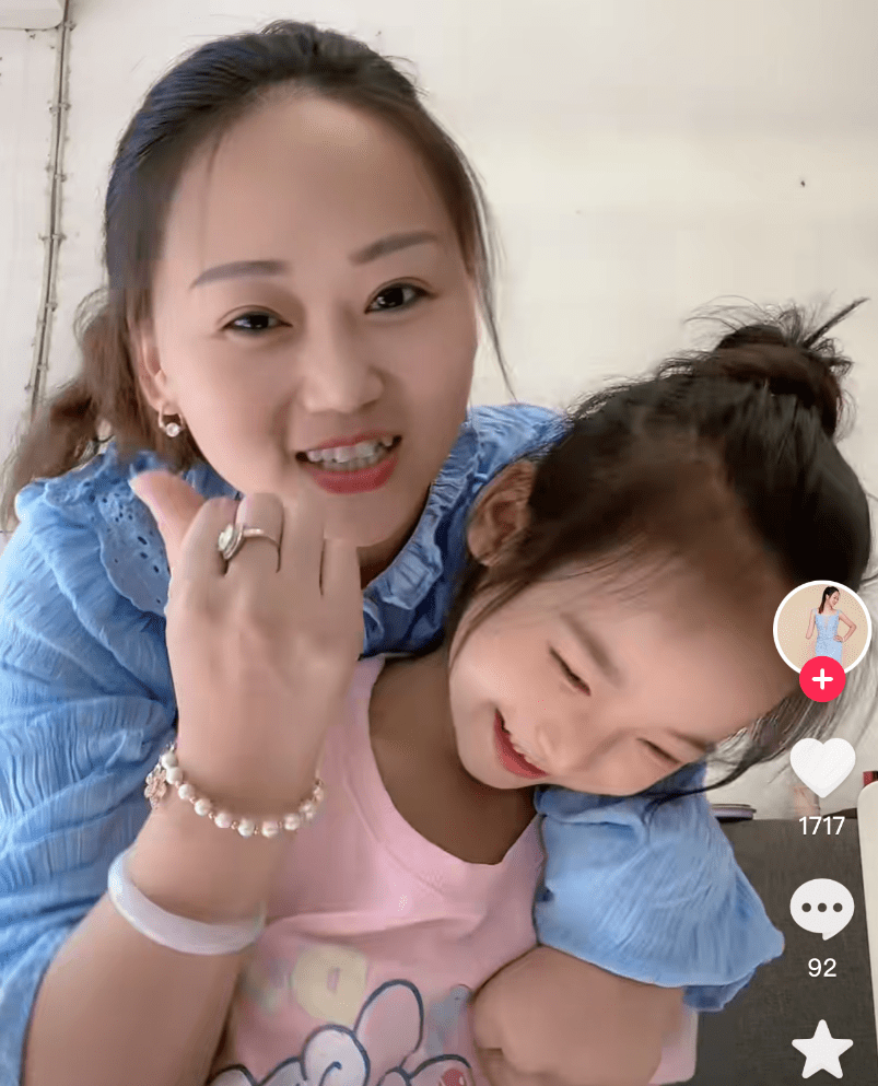 网红"连体夫妇":爆红后无腿丈夫另寻新欢,独臂阿娇一人带女儿