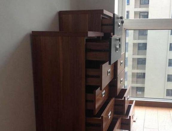 装修108平新房，媳妇叫木工打造了一套的家具，完工后发现好机智