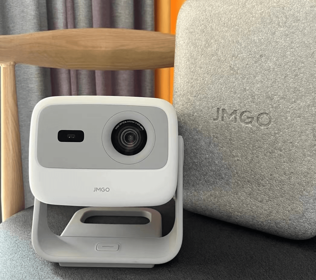 三色激光云台投影仪坚果n1卷出新高度,后悔入手太晚!_电影_画面_角度