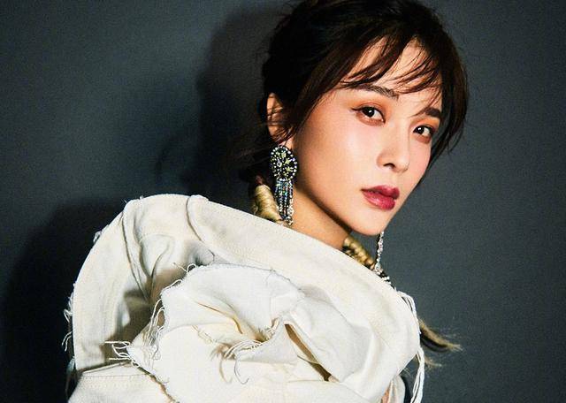 从赵韩樱子到赵樱子，改名不改运气，依旧是备受期待的女演员！（赵樱子是韩国人吗）