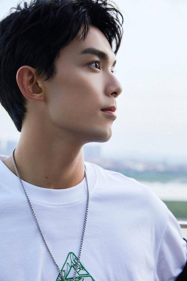 23岁的吴磊,给娱乐圈的青年演员,集体"上了一课"_弟弟_电视剧_剧中