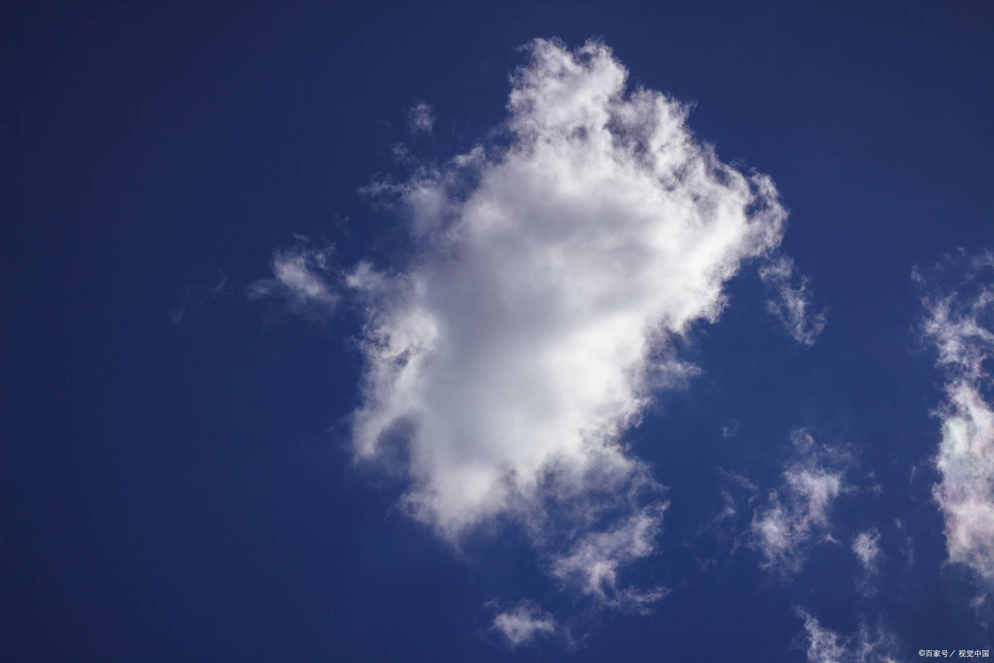 描写云的唯美文案——描写云的文艺句子_云彩_云朵_天空