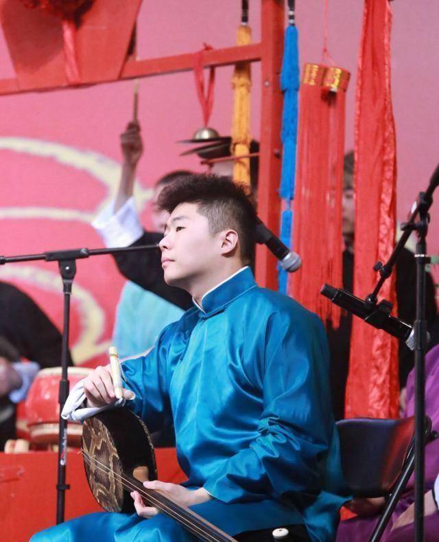 "团子"周九良,这是个什么品种的可爱精!_孟鹤堂_相声_老前辈