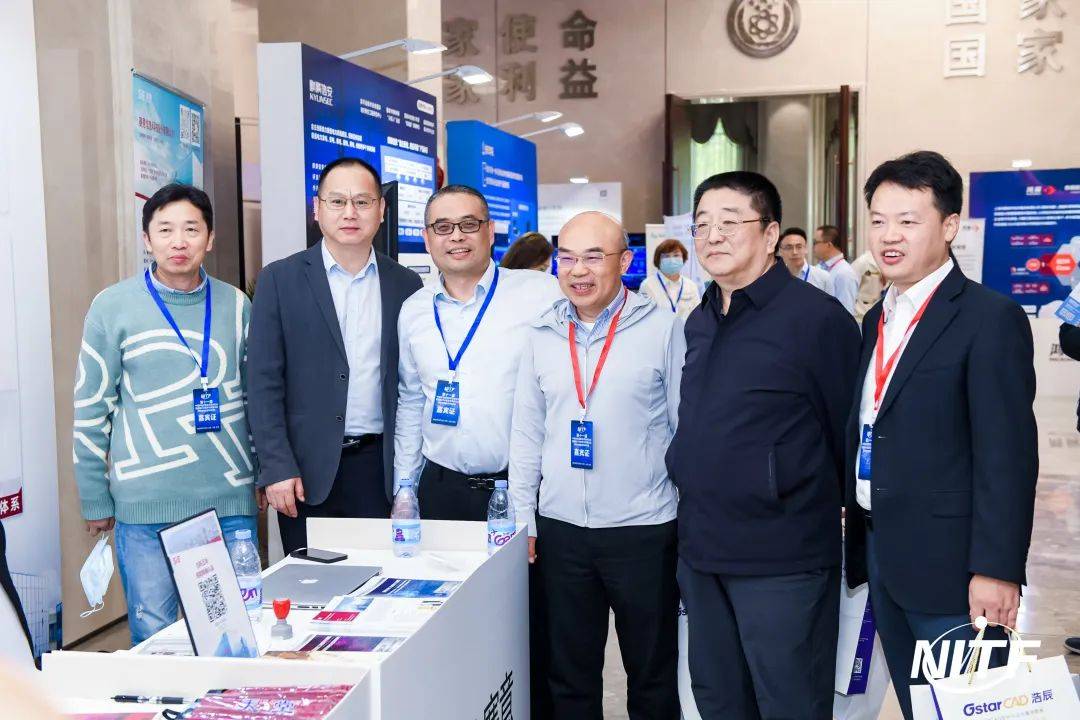 在上海英致商务咨询有限公司总经理吴可为的主持与介绍下拉开帷幕