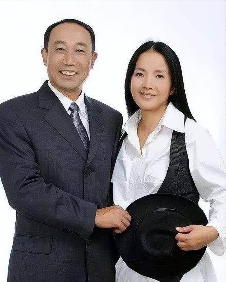 呂麗萍與陶偉分手22年:她帶兒子三婚,他離去後父母與女子打官司