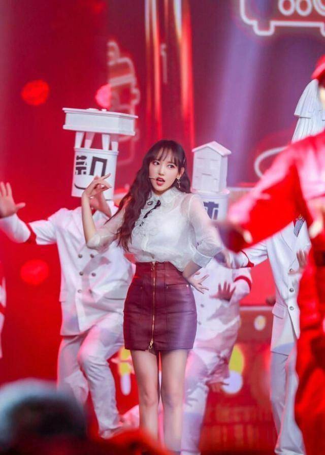 "人间芭比"程潇,晒全身照体脂仅有23.9%,艺人都这么拼的吗?