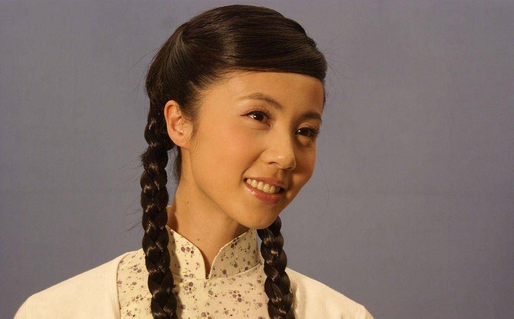 黄磊老婆孙莉,最好的年纪嫁给黄磊,十年生三娃,一家五口真甜蜜_因为