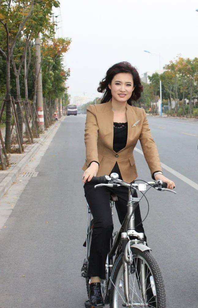 桑晨:因身高放弃跳舞,阴差阳错成为主持人,扎根电视28年_节目_舞蹈班