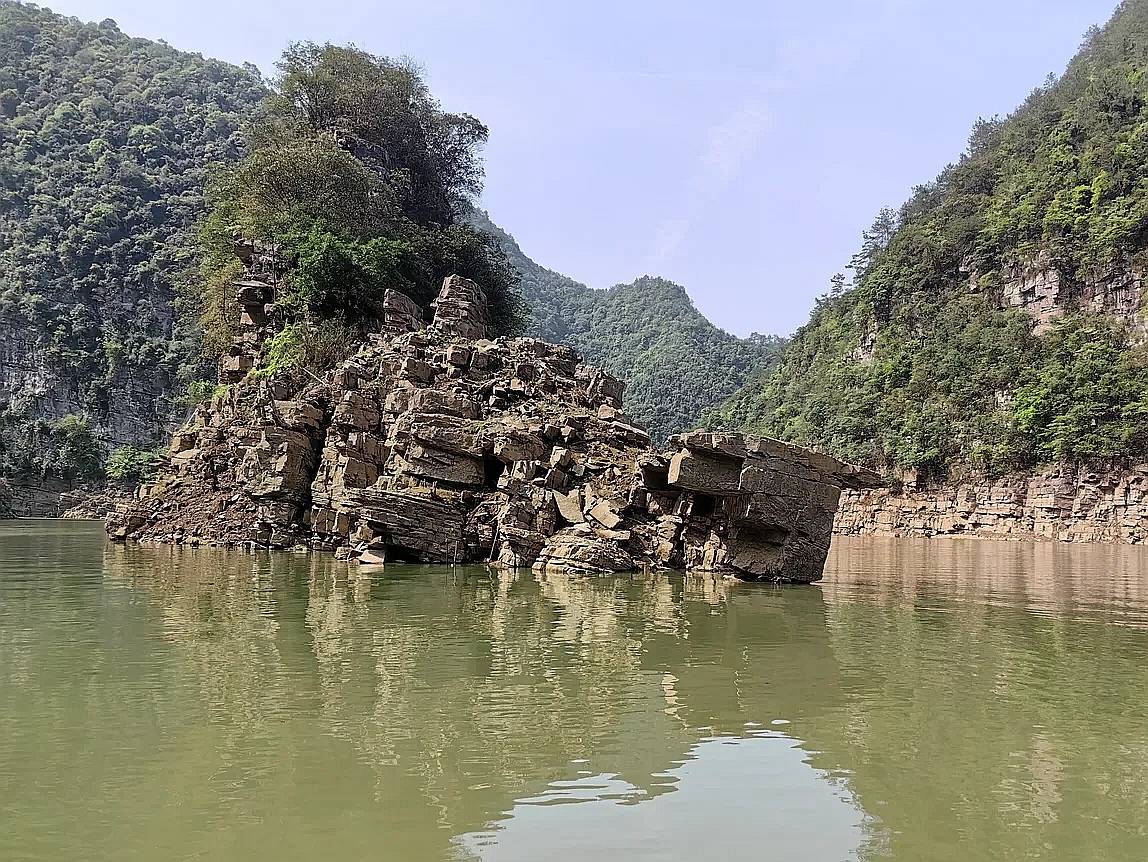 金秀圣堂湖_生态_湖景区_民俗