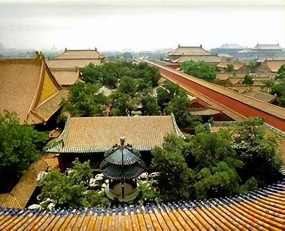 御花园的文化意义是什么?如何保护和修复这些古建筑?_皇城_中国_宫殿