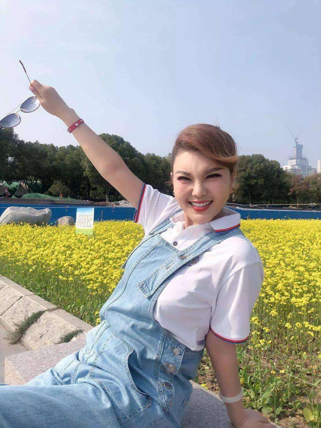 她曾4次登上春晚,将歌声唱出草原,套得住汉子却没