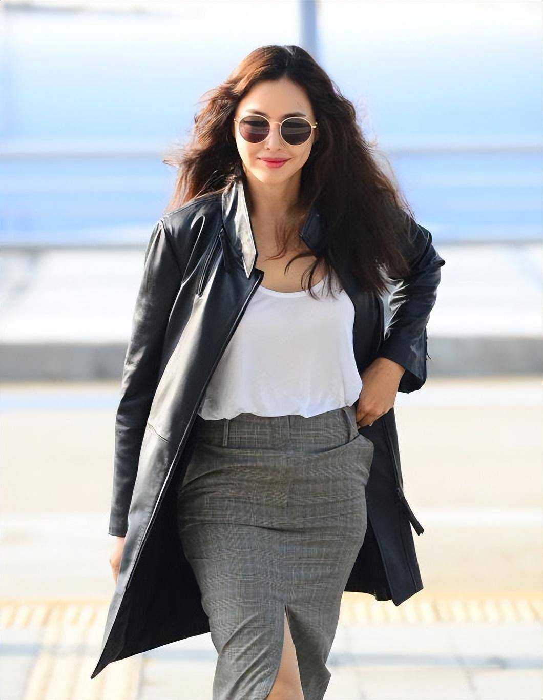 学霸,选美成功进娱乐圈,38嫁人39生女成就励志人生_李哈妮_感情_事业