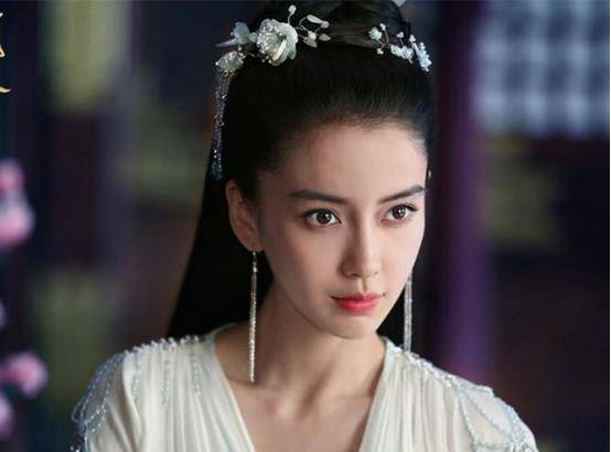 杨颖出演了古装剧《孤芳不自赏》,这部剧很受大家的期待.
