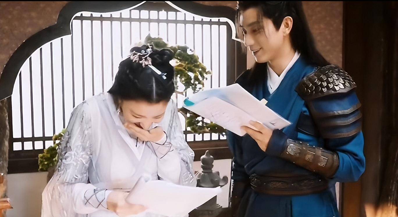 刘大锤的一行字把杨洋的本性展现的淋漓尽致,宋茜看后翘起二郎腿_绯闻