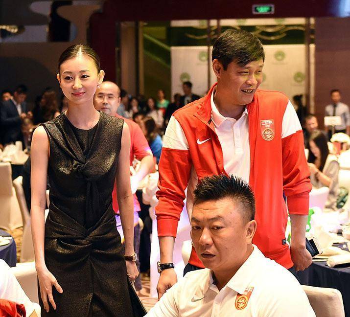 范志毅宁可再娶三婚,也不愿娶现任妻子张梦瑾.