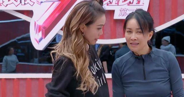 《浪姐2》:吉克隽逸有周笔畅安慰,容祖儿的情绪却只能自己消化_那英