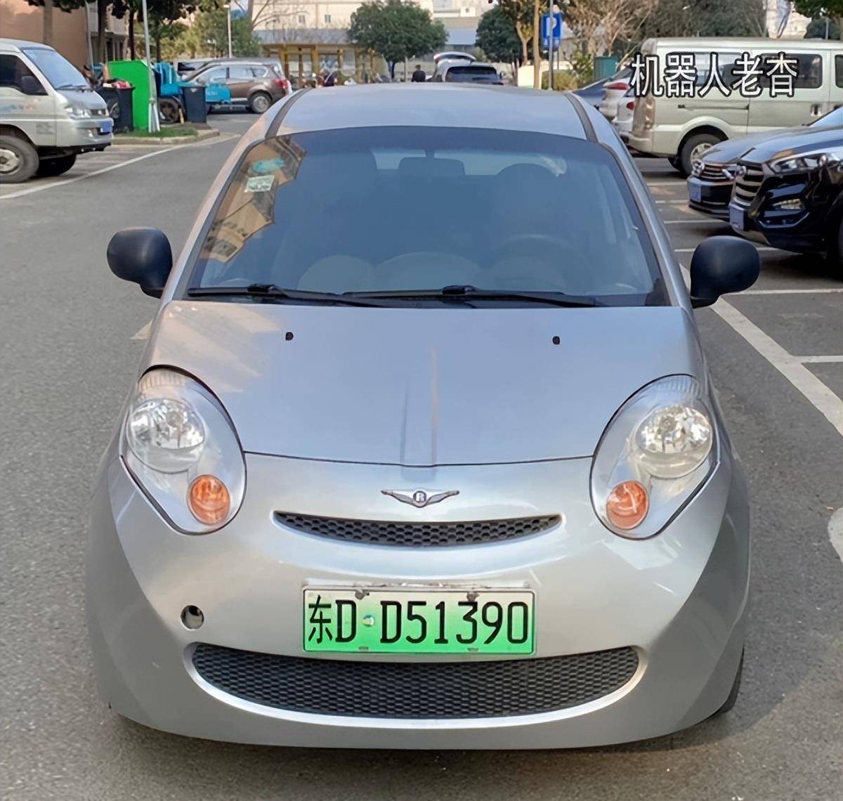 极少见新能源车型奇瑞瑞麒m1 ev,罕见旧款奇瑞纯电动绿牌两厢轿车