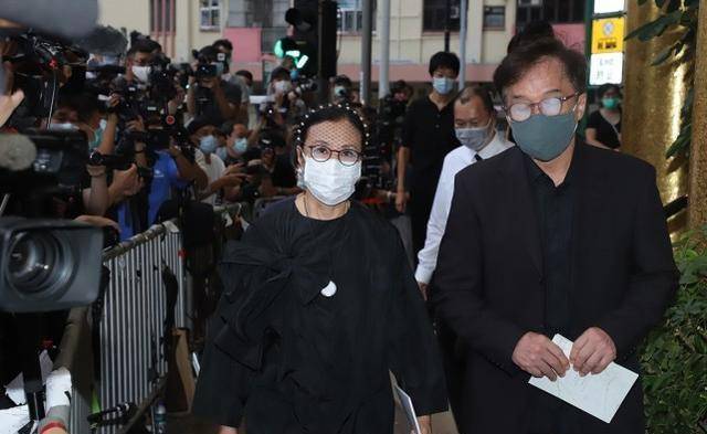 赌王丧礼,66岁成龙显疲惫,来看下他巅峰时期的《a计