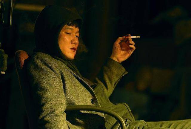 《人潮汹涌》:充满了粉红色泡泡的美好结局!_电影_身份_文化