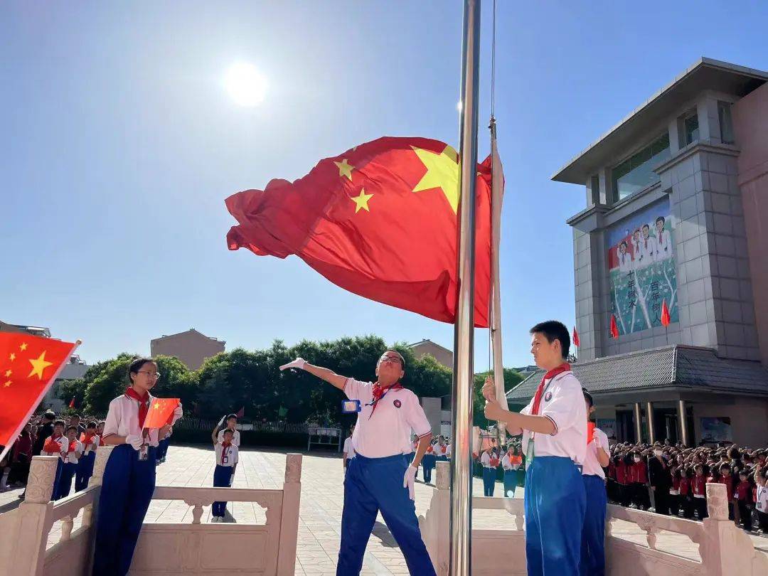 缤纷童年 喜迎"六一"—— 忻州市康乐小学举行主题升旗仪式_祖国_少年
