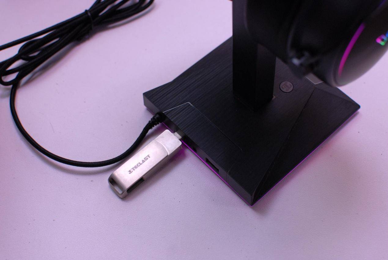 游戏耳机选什么,双音腔RGB雷柏VH800游戏耳机,给你制霸的理由