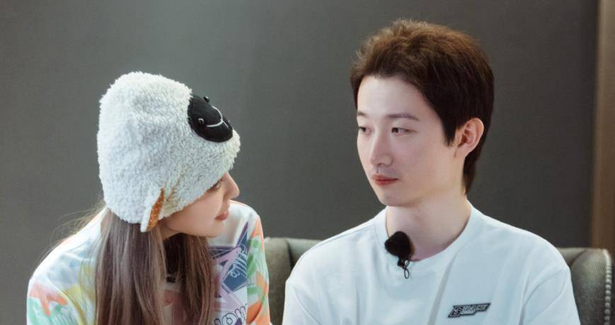 《女儿们的恋爱4》罗昊对周扬青印象的前后变化:一直在理性恋爱_节目