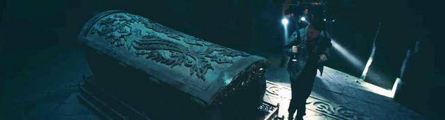 《怒海潜沙》中的金丝楠木棺,定海石猴,禁婆(六)_女尸_泥人_肚子