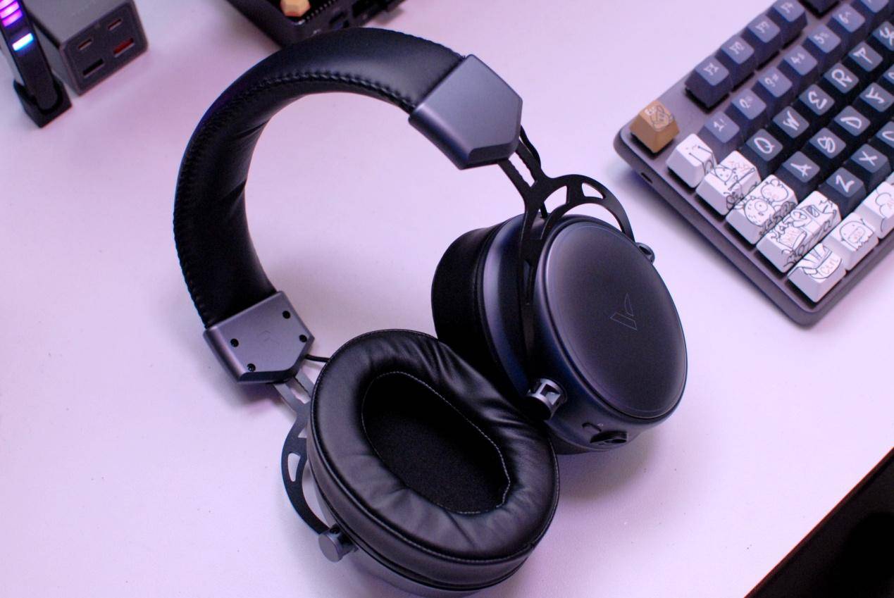 游戏耳机选什么,双音腔RGB雷柏VH800游戏耳机,给你制霸的理由