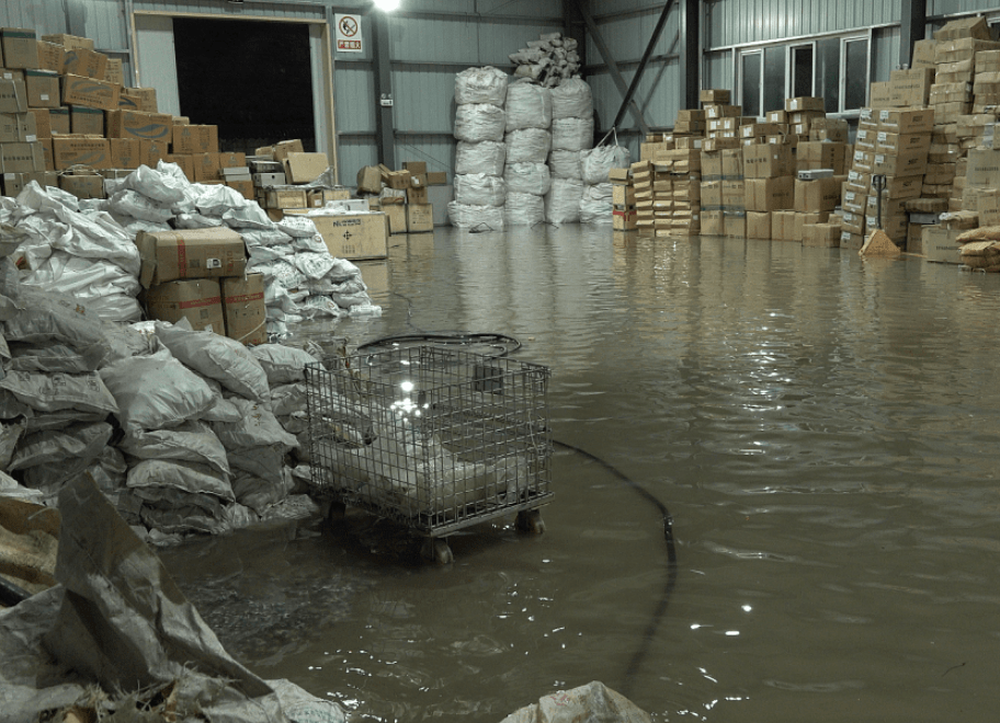 仓库,机房遭遇漏水,造成巨大财产损失,这就需要"水浸探测器"_定位