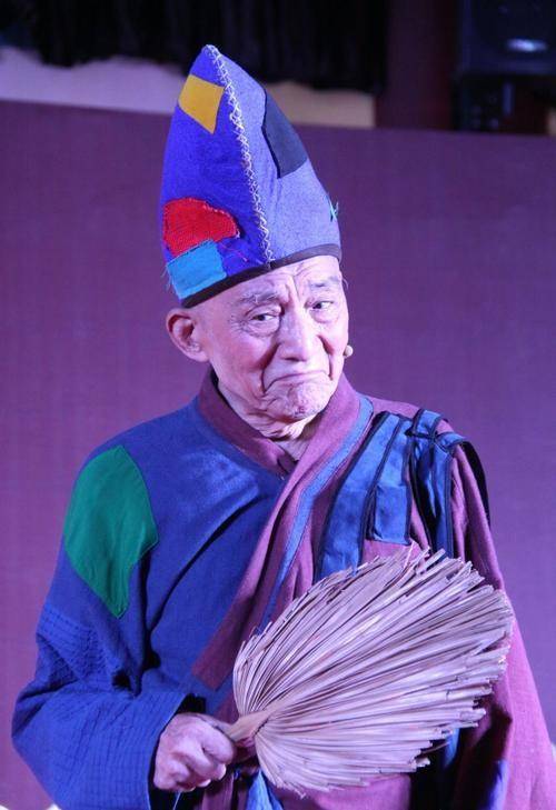游本昌不知道哑剧不受欢迎吗?他清楚,但他依旧这么做了.