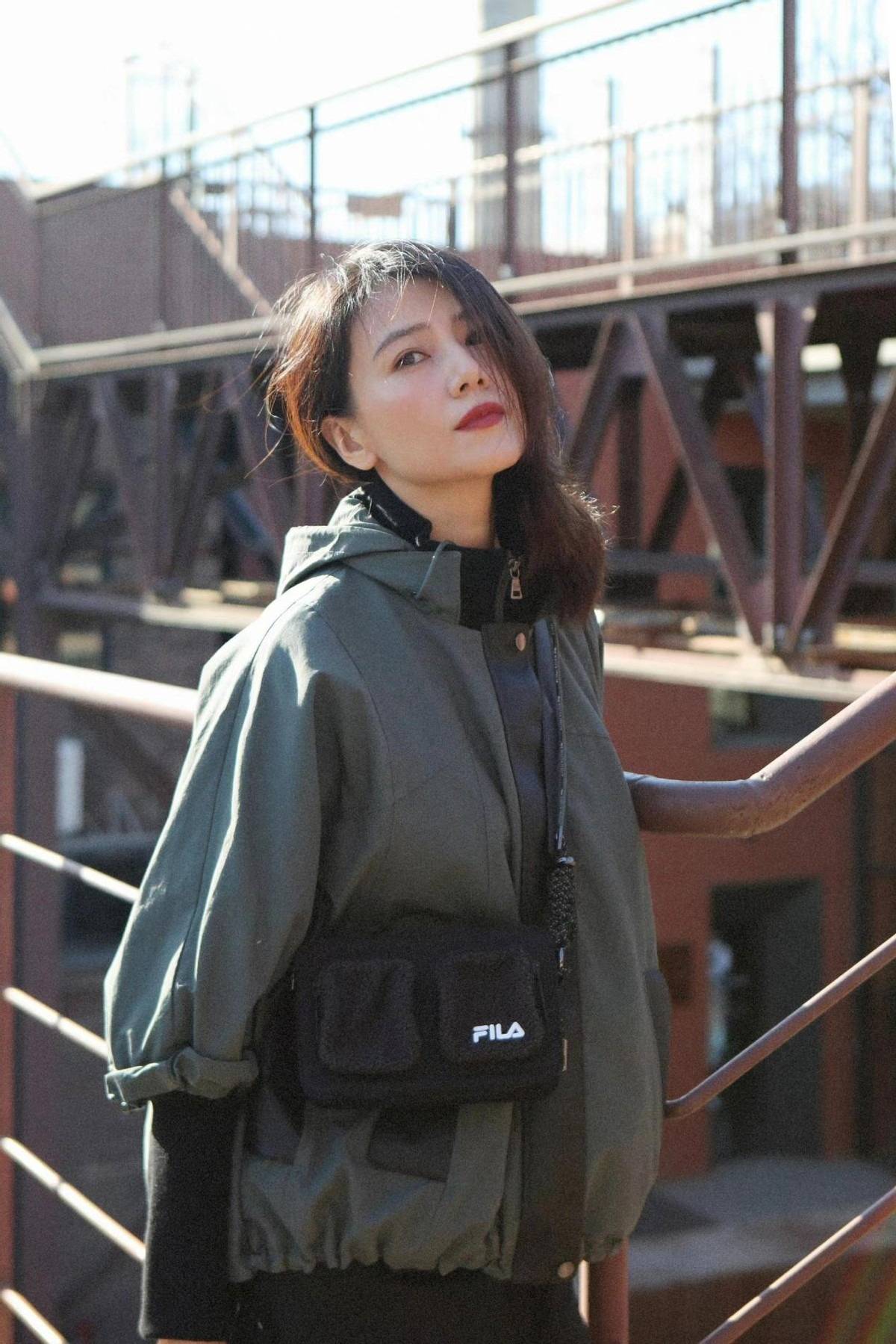 42岁高圆圆不愧是街拍女王!