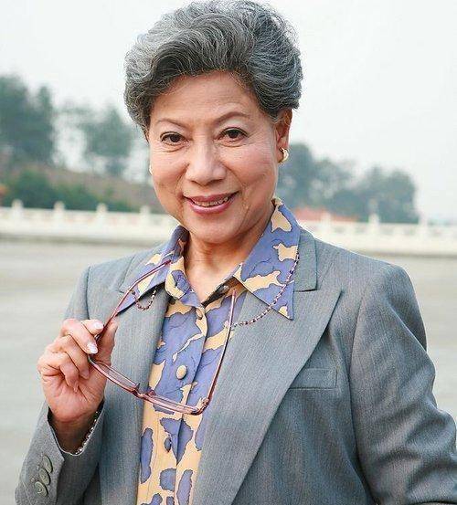 《神雕侠侣》中的"裘千尺"罗兰,86岁高龄却终身未婚,没有后代_一生