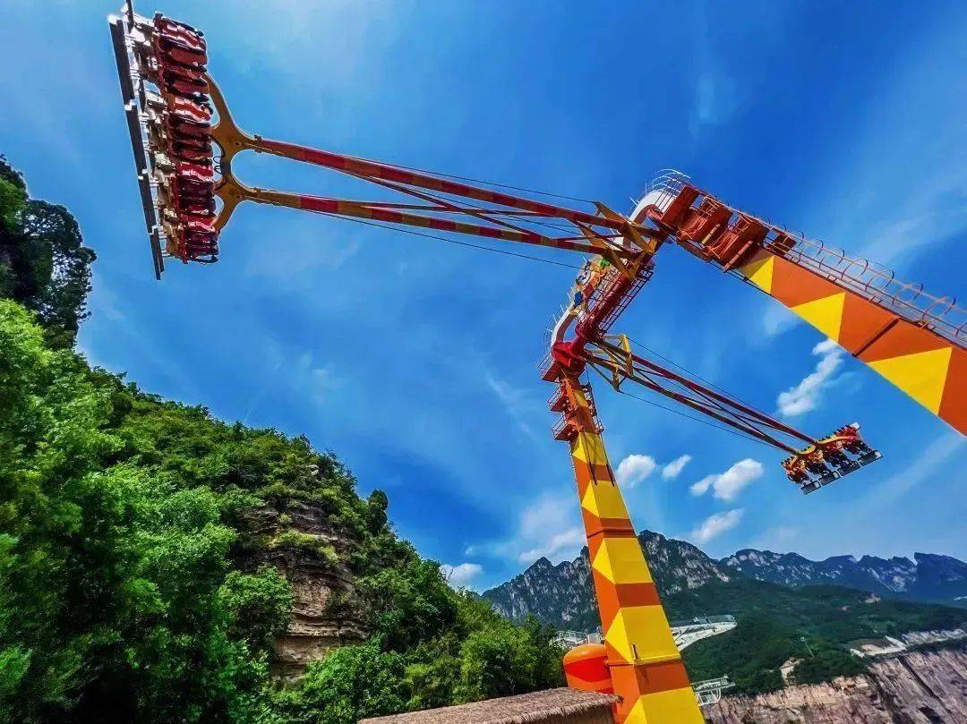 宝泉景区"悬崖秋千"正式开摆!_天下_座椅_游客