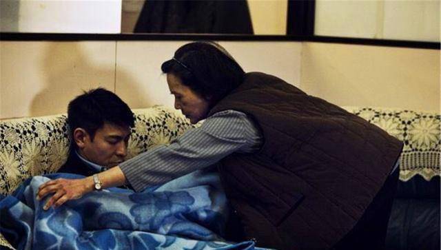 《桃姐》当生有时,死有时_罗杰_生活_少爷