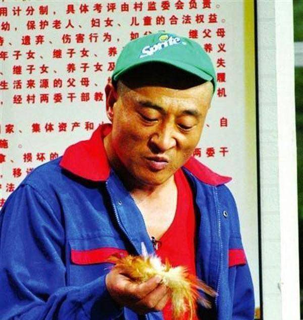 《乡村爱情》三大土老帽,刘能的背心,赵四的帽子,加上她的嘴_刘英