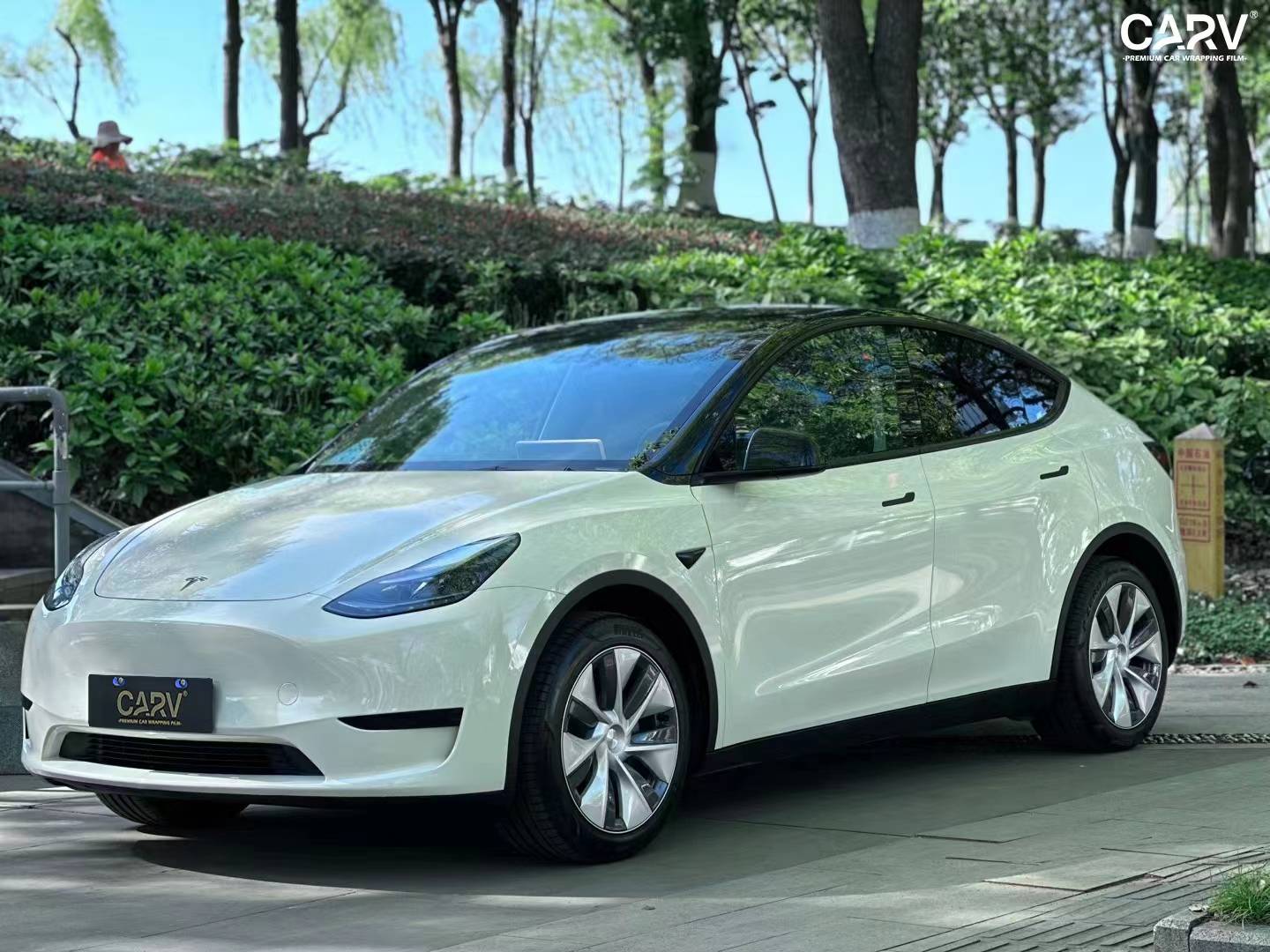 特斯拉modely卡孚改色膜白金胡椒白,经典而又不失时尚_搜狐汽车_搜狐