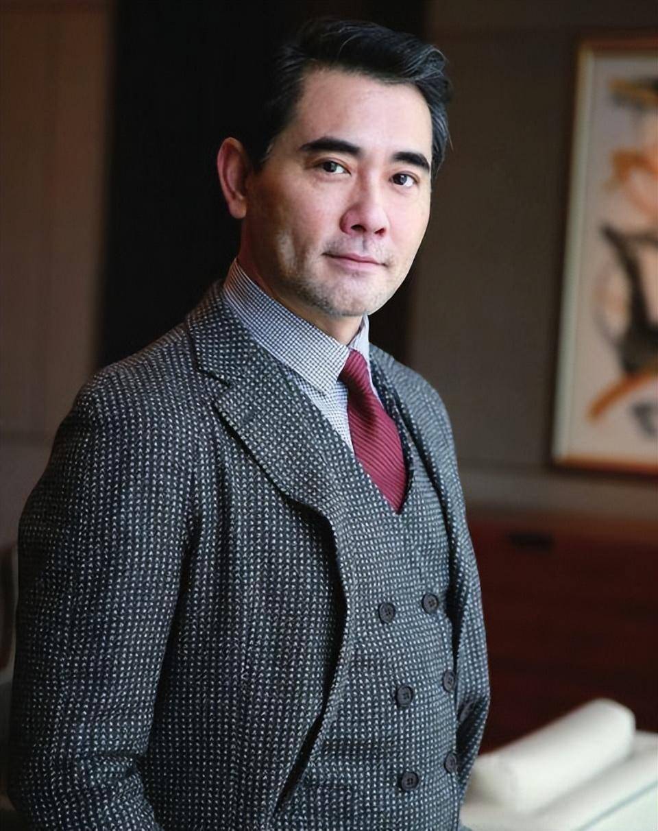 周迅,陈红对他一见生情,一生未婚,如今62岁隐居乡村养猫种花_赵文瑄