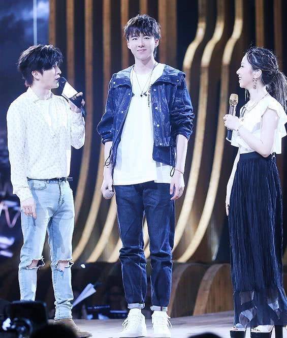 成毅排第三,蔡徐坤c位,倒数第二耐人寻味_李宇春_网友_刘雨昕